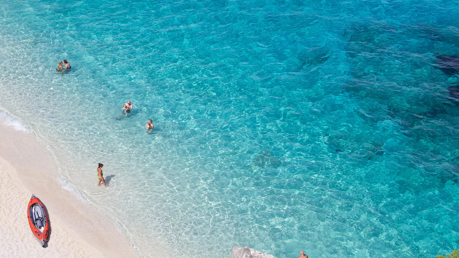Eau transparente et rivage de Cala Azzurra, Favignana